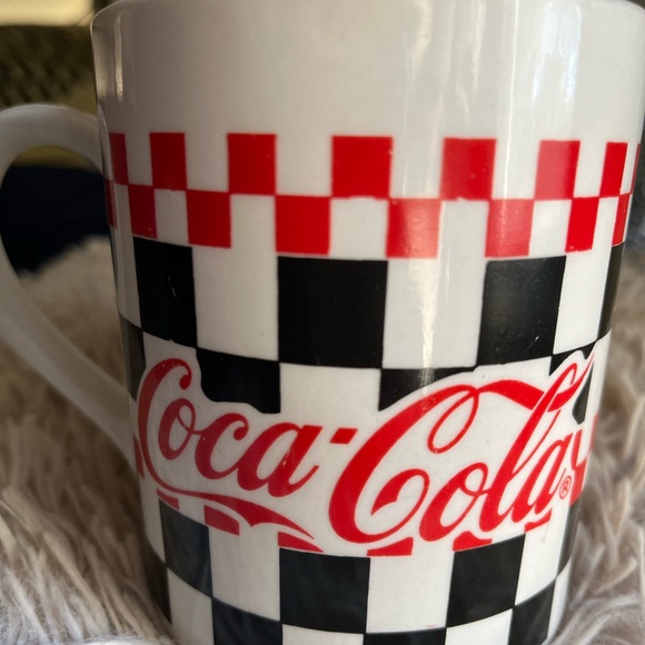 Vintage 1996 Coca Cola Gibson Mug - Picture 2 of 3